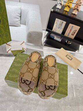 GUCCI Monogram Jumbo GG Brown Slide Sandals